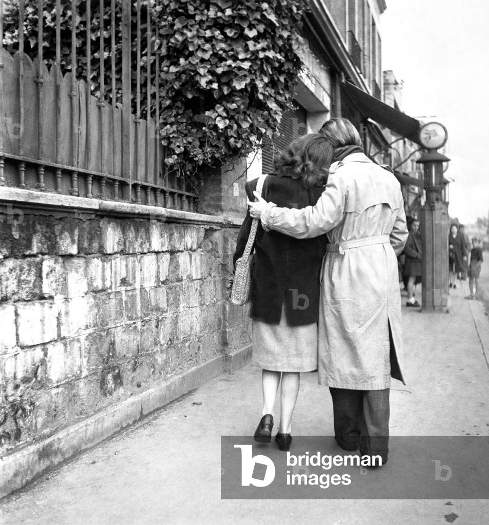 Couple of Lovers in Paris May 1946 After War (b/w photo)