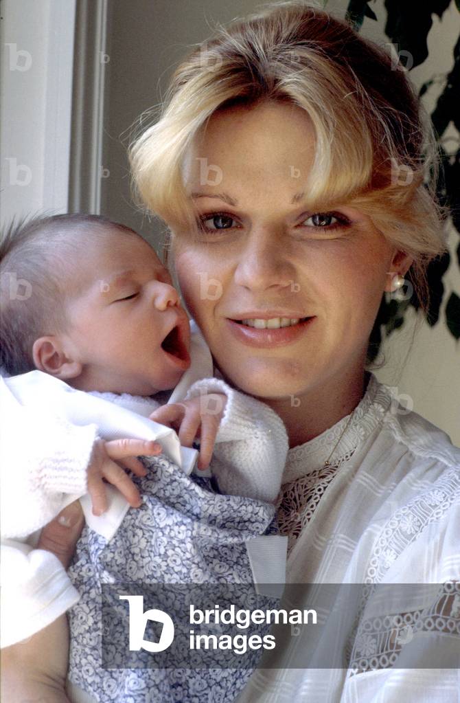 Singer Jane Manson With her Baby Jennifer (Whose Father Is Alain Bougrain Dubourg) March 28, 1978 (photo)