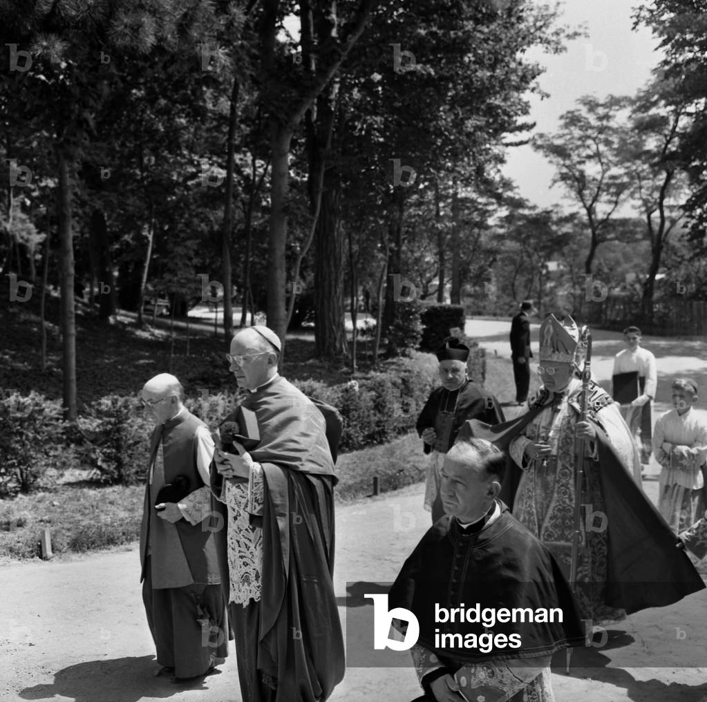 Wedding of Henri D'Orleans and Marie-Therese De Wurtember in Dreux, France, July 5, 1957 : here The French Cardinal Feltin (b/w photo)