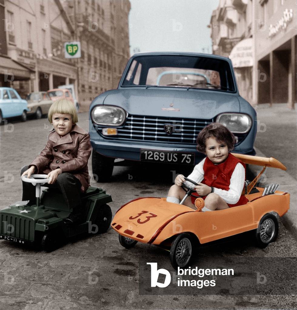 Small Electric Jeep For Little Boys October 1969, Paris (photo)