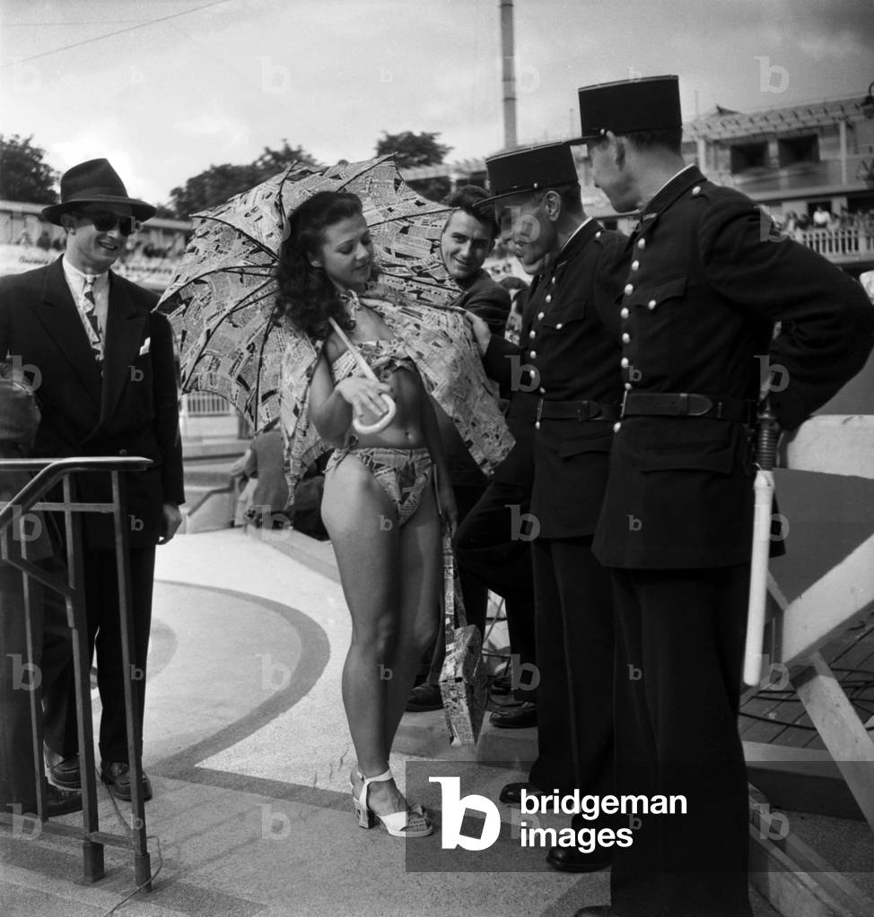 Election of The Most Beautiful Bather A The Deligny Swimming Pool in Paris, June 20, 1947 (b/w photo)