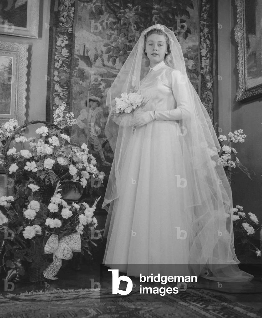 Jane Sylvain fashion (wedding), November 2, 1949 : wedding gown (b/w photo)