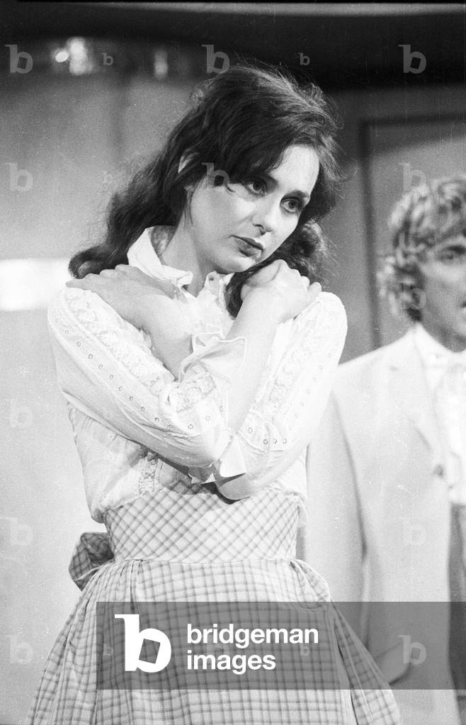 Jean-Pierre Leroux And Colette Berge In “Coat” D'Audiberti, For La Television. In Le Cadre De L'Émission” Contemporain”, Francois Villiers A Realise, Au Theatre De L'Athenee La Piece By Jacques Audiberti, “Coat” With Jean Pierre Leroux In The Role Of Amdee and Colette Berge In That Of Clairotte. Cx 6748 Bis (b/w photo)