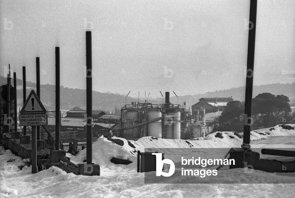 Gold mine in Salsigne, south of France, February 3, 1992 : the mine is occupied by strikers who don't want the mine to be closed (b/w photo)