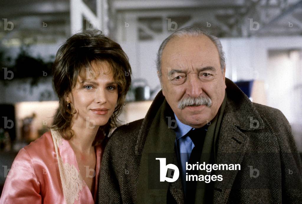 Serie Televisee Les Cinq Dernieres Minutes : Un Modele Du Genre Avec Yollande Gillot Et Jacques Debary En 1987 (photo)