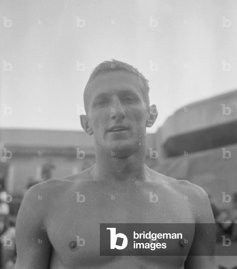 Swimming : return game after the Olympic Games, Paris, September 10, 1960 : Australian swimmer David Theile (b/w photo)