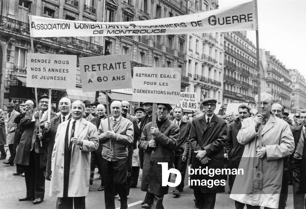 Demonstration of Veterans in Paris on May 6, 1972 (b/w photo)