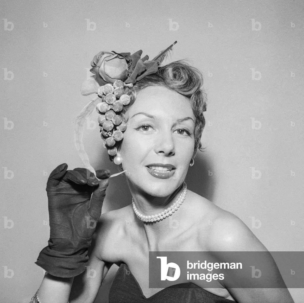 Hat by Rose Valois, Paris, July 18, 1951 (b/w photo)