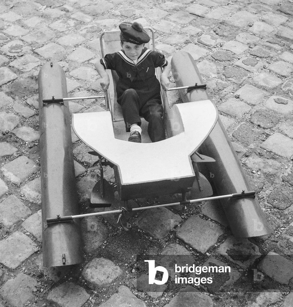 The Nautic Boat Show, Paris, October 1st, 1950 : a pedalo (b/w photo)