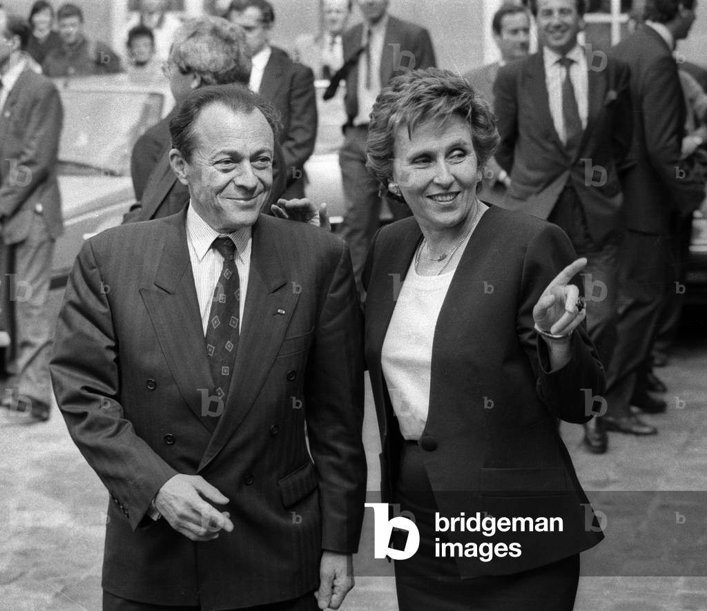 Transfer of power between former French prime minister Michel Rocard and the new one Edith Cresson on May 16, 1991, Hotel Matignon, Paris (b/w photo)