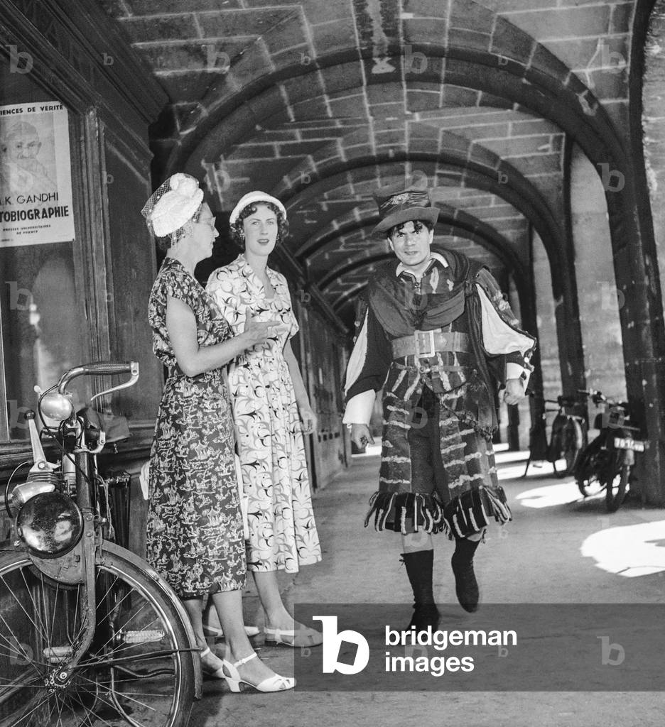Comedy examination at the French National Academy of Dramatic Arts in Paris, July 5, 1950 : Michel Galabru (b:w photo)