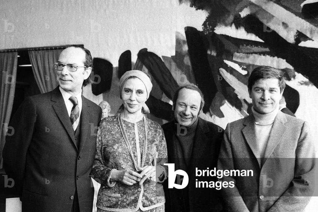 Presentation of the Grand Prix Albert Ollivier At La Maison De L'Ortf With From Left to Right: Pierre Cardinal (Realiser De “Vipere au Fist”), Alice Sapritch (The Principal Interpreter Of “Vipere au Fist”), Jean-Louis Bory (Adapter Of “Vipere au Fist”) and Maurice Failevic (Realiser Of “De La Belle Ouche”) On 13 March 1972. Neg: Cx4930 (b/w photo)
