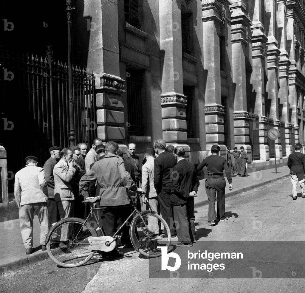 End of Ptt ( Former French Postal and Telecommunications Service) Strike in Paris August 24, 1953 (b/w photo)