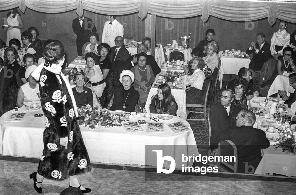 Fashion show at the Rotary Club in Monaco on December 22, 1970 : Princess Grace of Monaco and Princess Caroline attending (b/w photo)