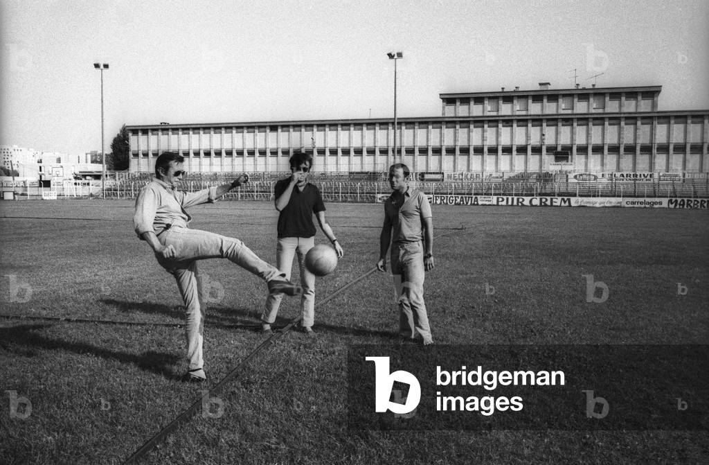 French actors Michel Auclair, Jean Pierre Cassel and Claude Brasseur practicing football during the Avignon Festival, on July 30, 1967