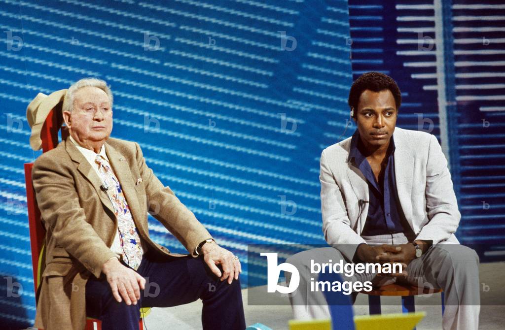 French Singer Charles Trenet and Georges Benson during A TV Programme in 1988 (photo)