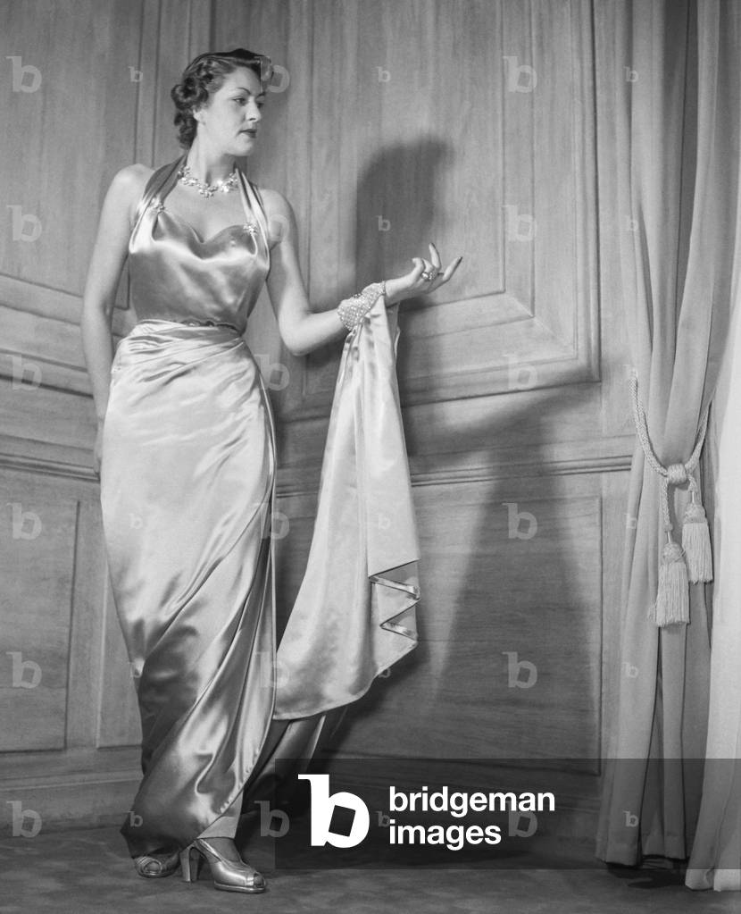 Pierre Clarence fashion, Paris, September 30, 1949 : evening dress (b/w photo)