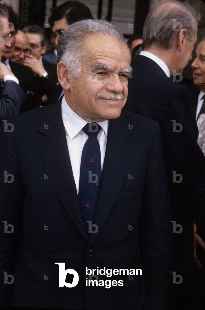 The Israeli Prime Minister in Paris, June 1985 (photo)
