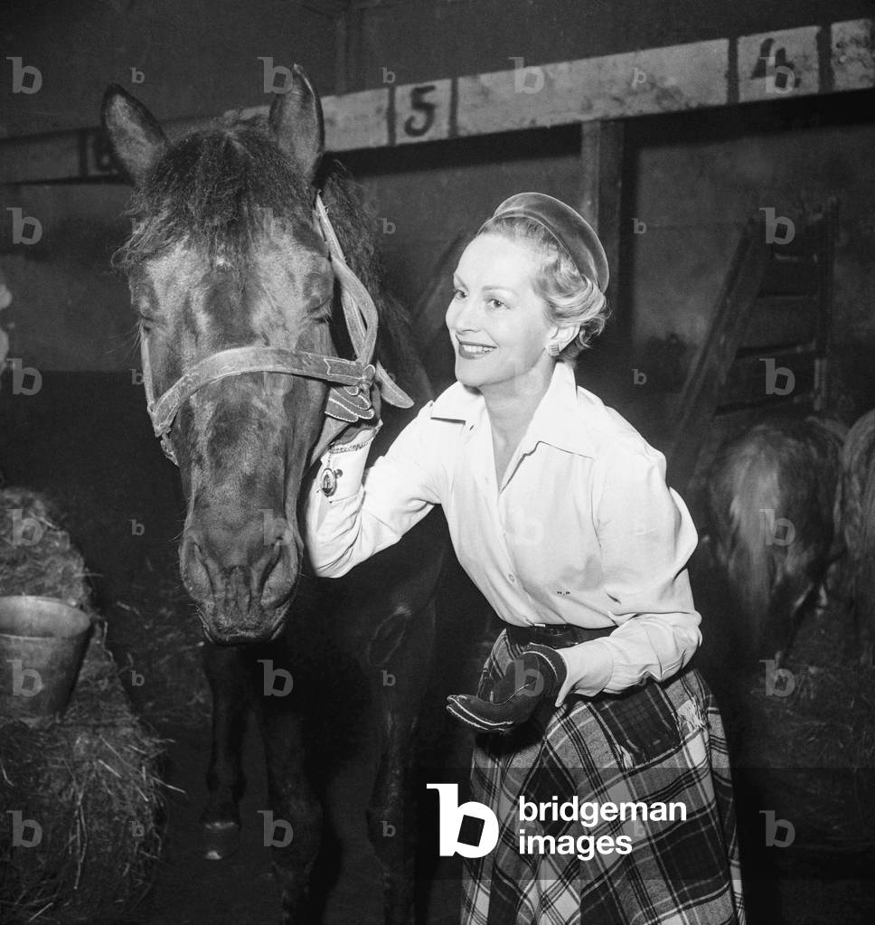 Rehearsal of the Gala of Union, Cirque d'Hiver, Paris, February 9, 1952 : French actress Helene Perdriere (b/w photo)