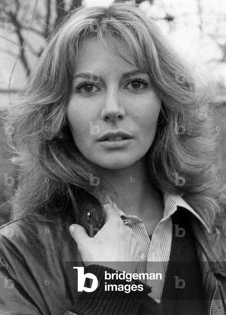 France Dougnac Dans Le Role D'Angelique Dans Un Episode De La Serie 