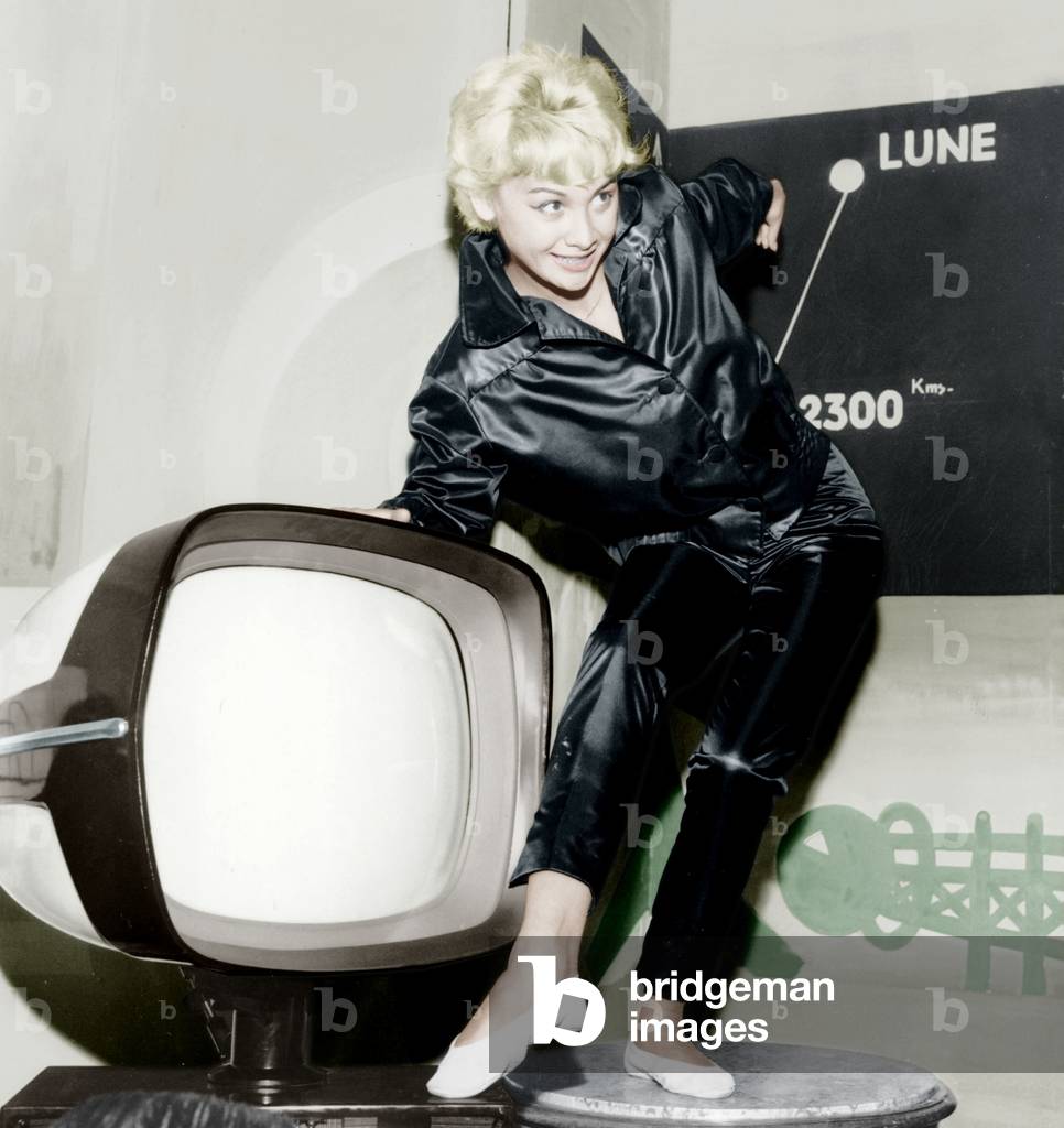 New Model of Tv presented by Model Vilno on June 24, 1958 (photo)