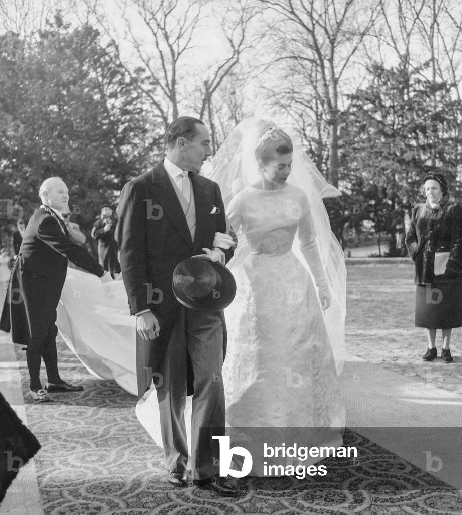 Wedding of Helene of France and Evrard of Limbourg Stirum in Dreux january 17, 1957 : the bride arrives with her father Henry of Orleans count of Paris (b/w photo)