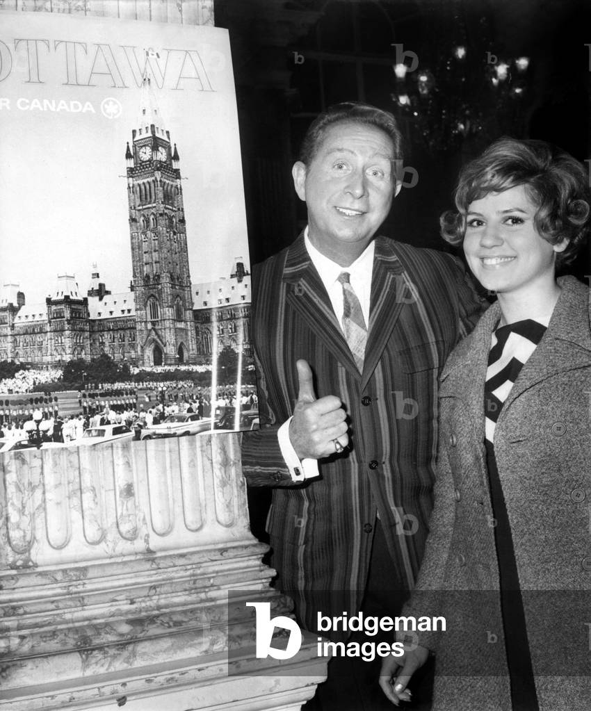Charles Trenet Saluted By Marjorie Noel Before his Departure For Canada April 30, 1966 (b/w photo)