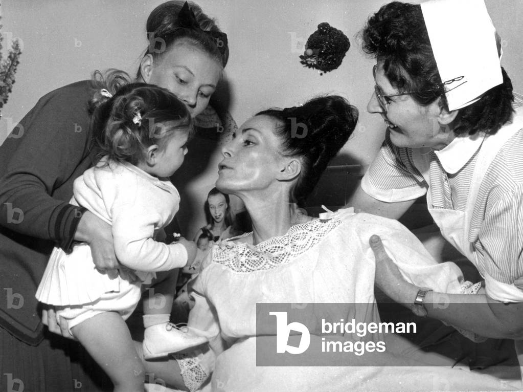 Model Lucie Daouphars, Called Lucky, Celebrating her 41St Birthday With her Daughter Michele and Grand Daughter Veronique at The Private Hospital Because She Has Cancer, July 17, 1963, A Month Before her Death  (b/w photo)