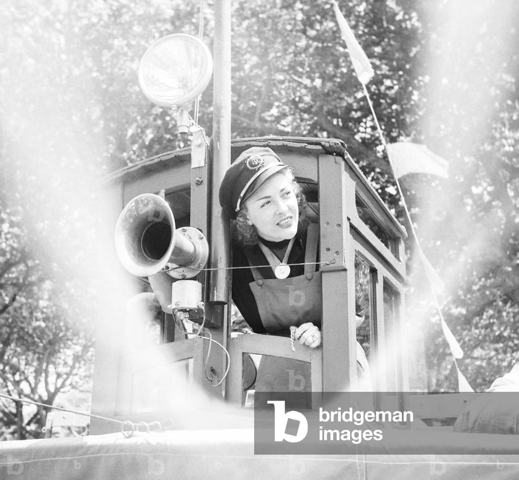 French model Praline (Janine Sagny-Marsay), Paris, July 1951 (b/w photo)