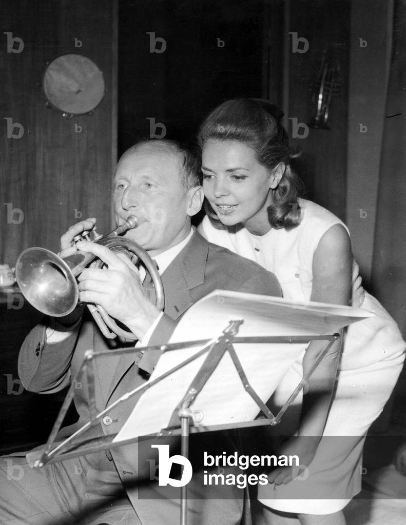 Bourvil and Pierrette Bruno during Rehearsal of Play La Bonne Planque