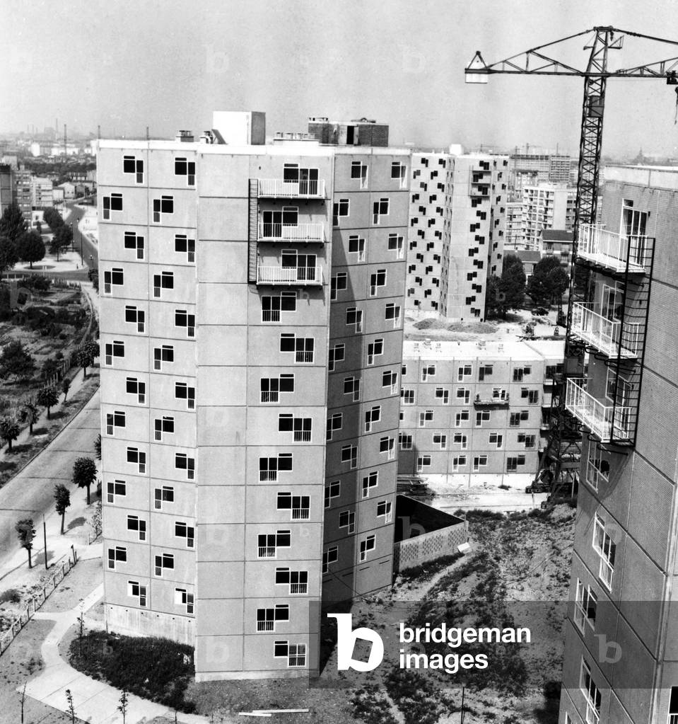 Construction of buildings in Pantin-Bobigny. August 5, 1959 (b/w photo)