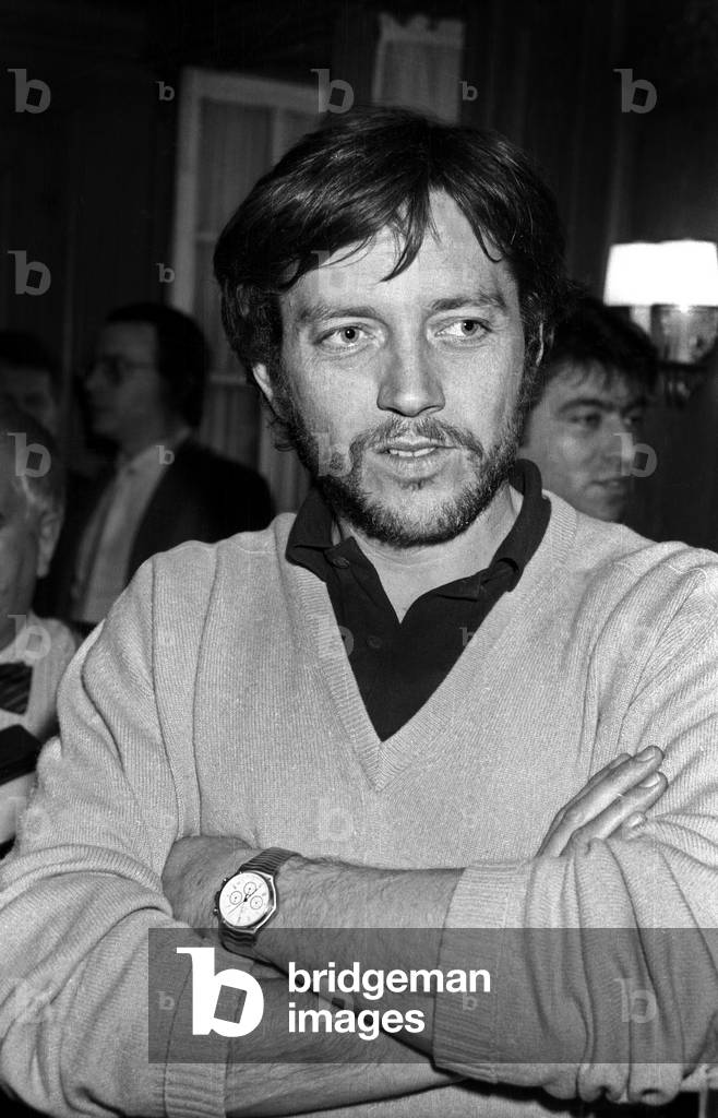 Bernard Giraudeau At A Reception At The Hotel Duret De Chevry In Paris During The Presentation Of The “Archangels Du Theatre 1983” March 27, 1984 Neg: Cx16590 (b/w photo)