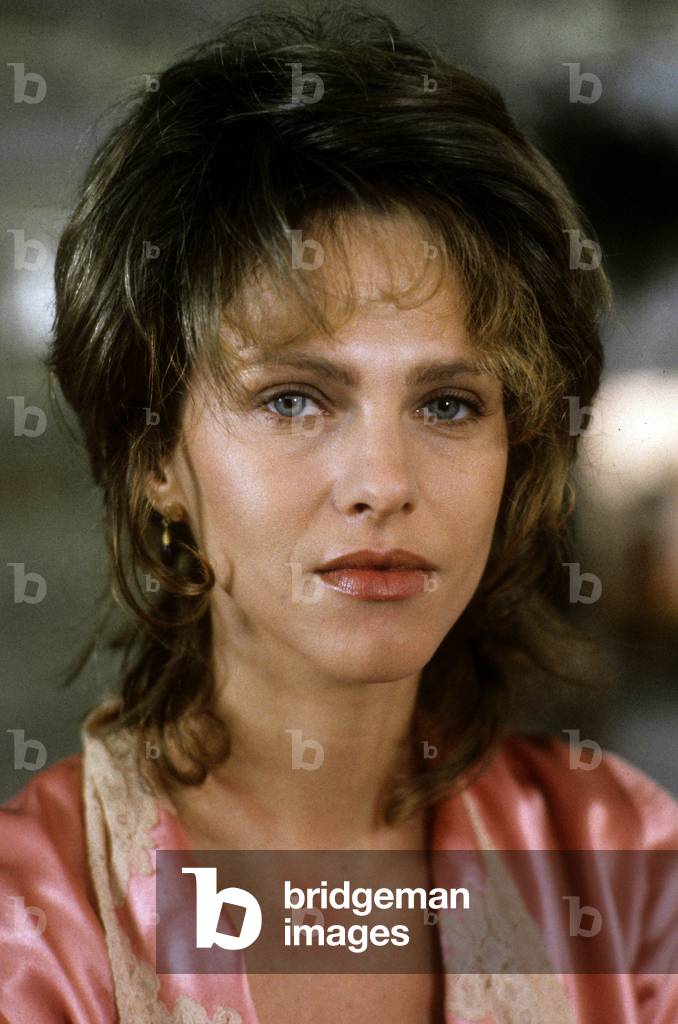 Serie Televisee Les Cinq Dernieres Minutes : Un Modele Du Genre Avec Yollande Gillot En 1987 (photo)
