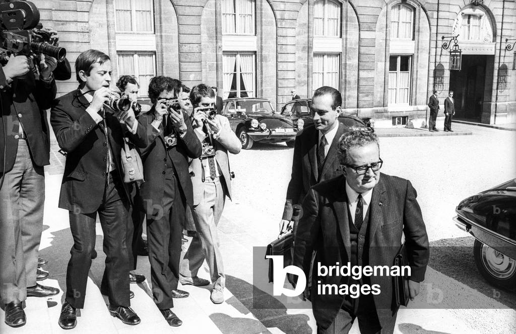 Jacques Chirac and Yvon Morandat arriving at the Council of Ministers, at the Elysee, Paris, June 1st, 1968 (b/w photo)