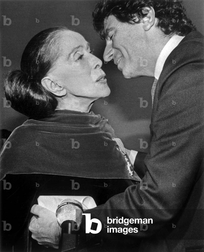 Martha Graham After Hands From Jack Lang The Legion Of Honour Cross At The Paris Opera During The Gala Tributing Her 90th Anniversary On January 24, 1984 (b/w photo)