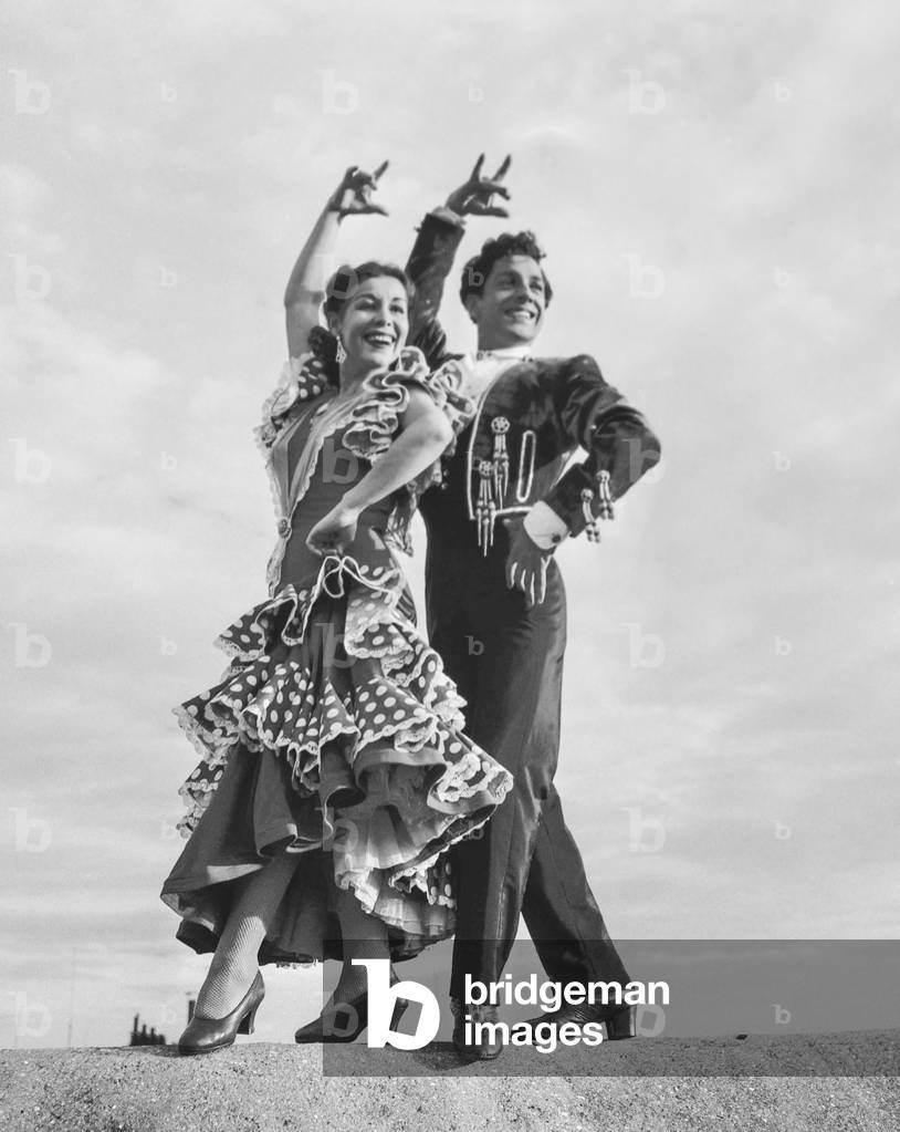 Spanish dancers Rosario (Florence Perez Padilla) and Antonio (Antonio Ruiz Soler) in Paris, September 25, 1951 (b/w photo)