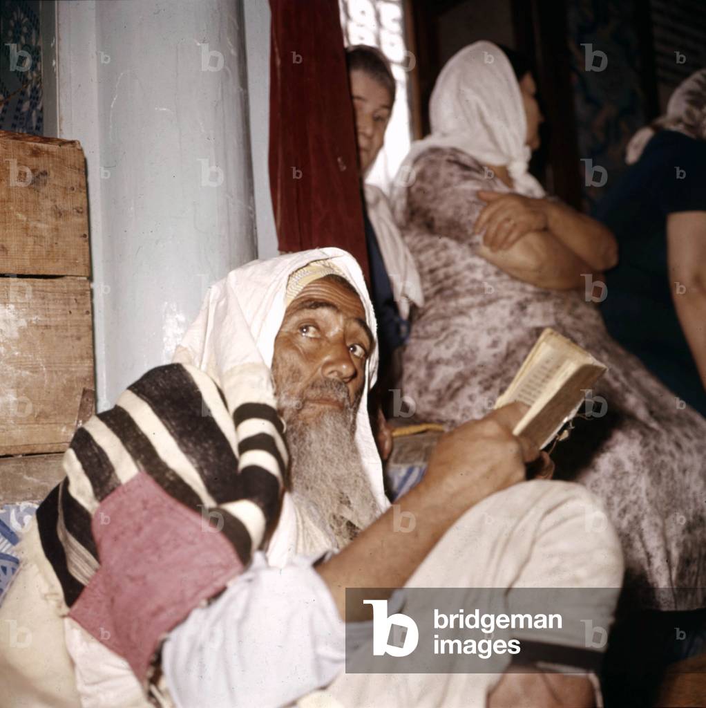 Jewish Man Praying in A Synagogue in Djerba, Tunisia 80'S (photo)