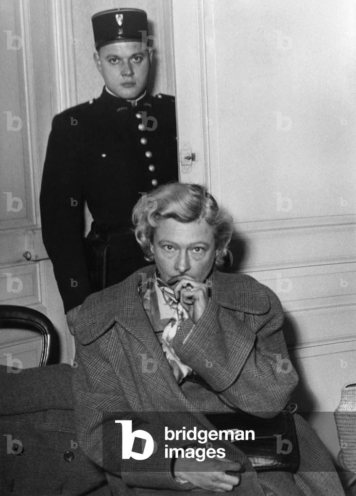 Simone Dumoulin, The Mistress And Accomplice To The Chief Of The Loilers Gang (Hubert Genny), In The Locals Of The 10th Brigade After Her Arrest, December 6, 1949 (b/w photo)