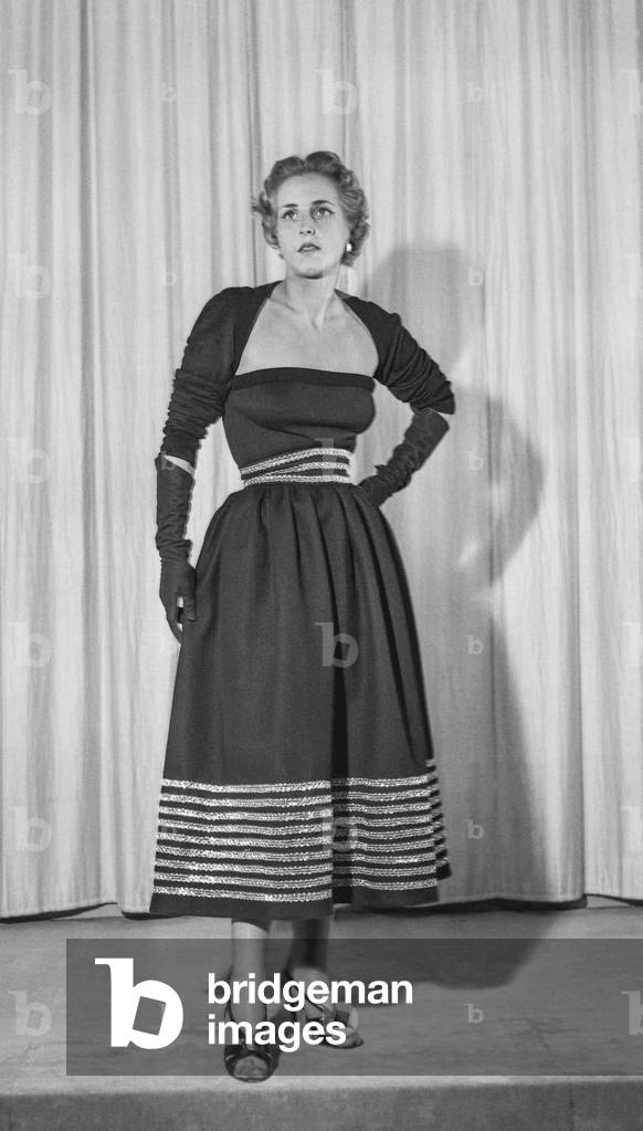 Fashion by Maggy Rouff, Paris, October 19, 1951 (b/w photo)