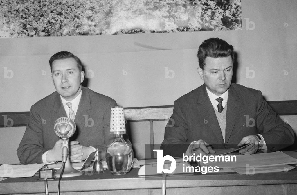 ational Council of the FNSEA (National Federation of Agricultural Holders' Unions) in Paris, April 17, 1963 : Gerard de Caffarelli (l) new president of the FNSEA (b/w photo)