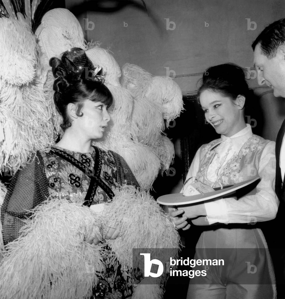 Gala of Artists in Paris on March 7, 1964 : Juliette Greco, Geraldine Chaplin and Jacques Charron (b/w photo)