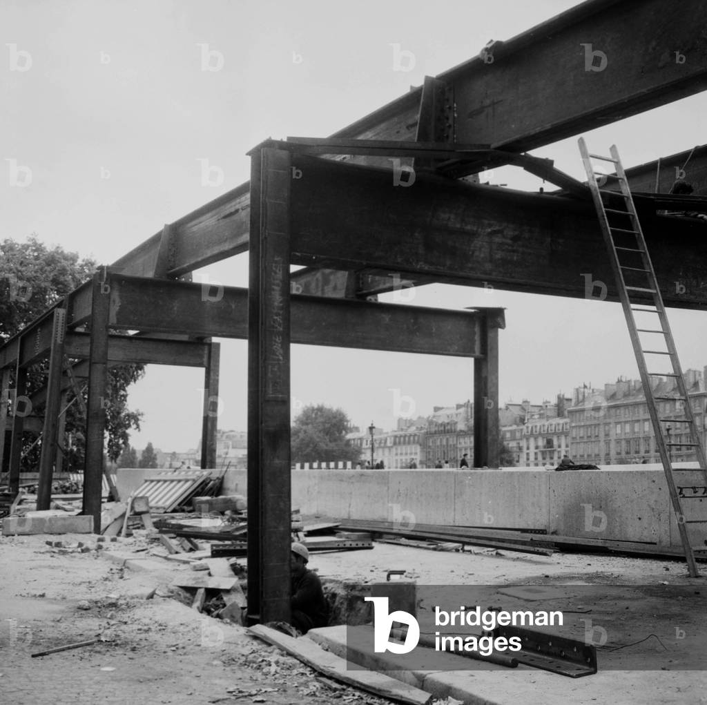 Works on the Quai Des Tuileries: A Parallele Bridge At Quai S Appretant Enjamber The Royal Bridge August 29, 1966 (b/w photo)