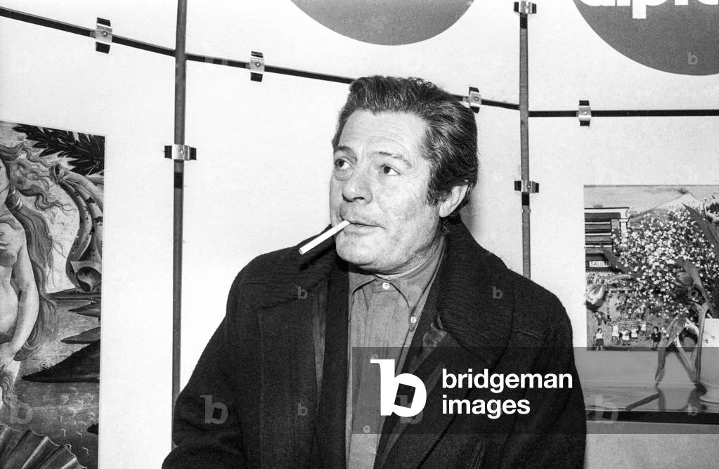 Marcello Mastroianni at the tourism fair, La Defense, Paris, February 17, 1984 (b/w photo)