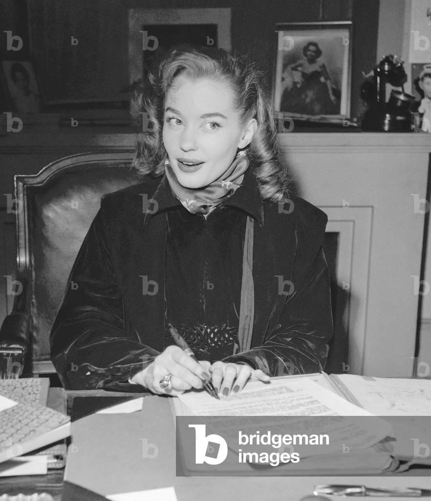 Barbara Laage  (b/w photo)