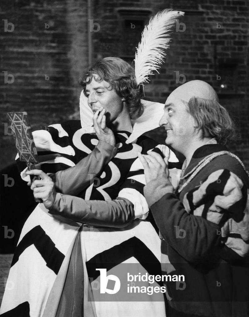 Gerard Philippe En Courtisane And Jean Paul Moulinot In The Piece La Calandria De Divizio De Bibbiena, In Avignon July 13, 1951 (b/w photo)