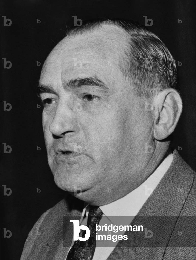Mr Drugbert, National President of the Butchery, considers it impossible to reduce the price of meat demanded by the Government. This is November 7, 1961. (b/w photo)