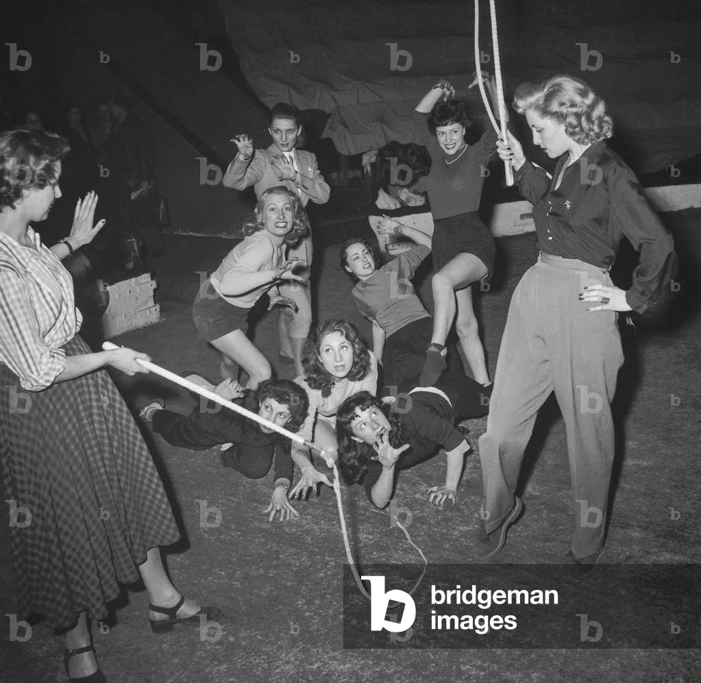 Rehearsal of the Gala of Union of Artists, Paris, March 16, 1950 : Marie Laurence, Jacqueline Pierreux, Ginette Baudin, Francoise Spira, Katherine Kath, Denise Provence, Daniele Roy (b/w photo)