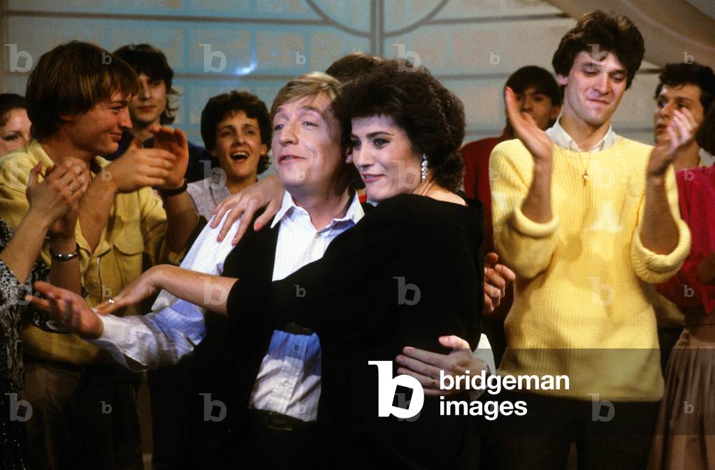 Linda De Souza and Pascal Sevran in TV Programme La Chance aux Chansons 1984 (photo)