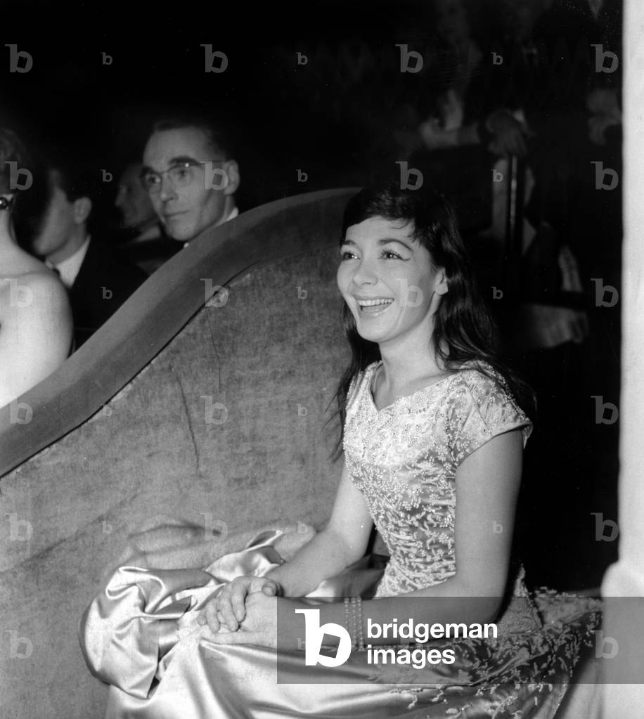 Juliette Greco at Empire Theatre in Paris December 13, 1954 (b/w photo)