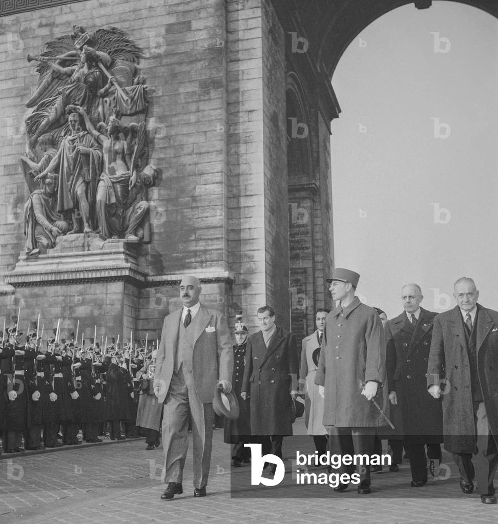 Muhammad Nawaz Khan, ambassador of Pakistan in France, here at the Tomb of the Unknown Soldier, Paris, December 5, 1950 (b/w photo)